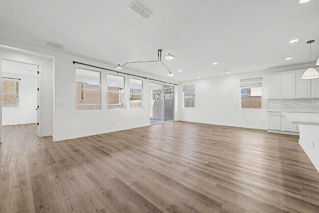 Building Photo - 6954 W Maya Way