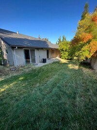 Building Photo - Edgewood