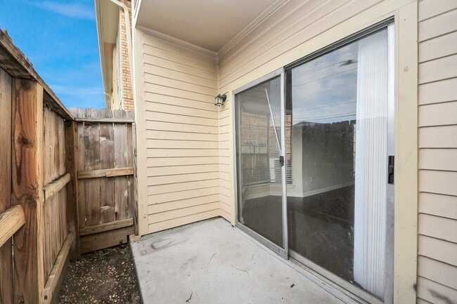 Building Photo - 3600 Jeanetta St