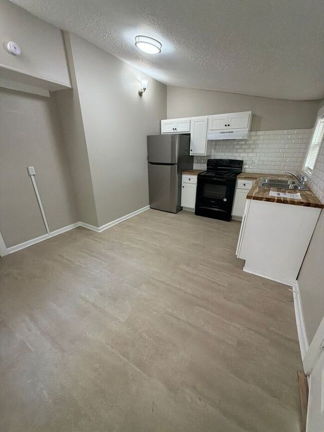 Building Photo - Recently updated two story home!