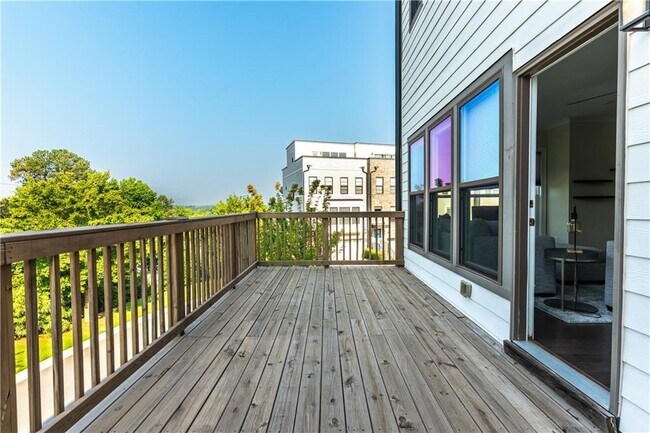 Building Photo - 2076 Holtz Ln