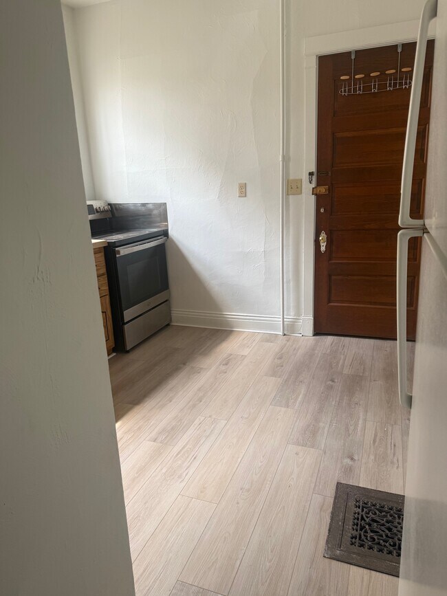 Building Photo - 1722 Wisconsin Ave