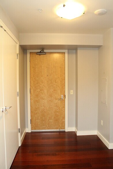 Building Photo - 3601 S River Pkwy