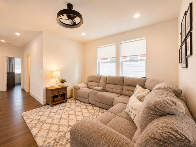 Building Photo - Beautiful, modern 3 bedroom, 2.5 bathroom single-family home in Belgrade Montana