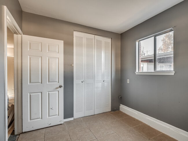 Building Photo - 2520 SW 68th St