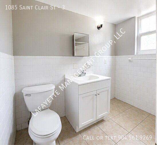 Building Photo - 1085 St Clair St