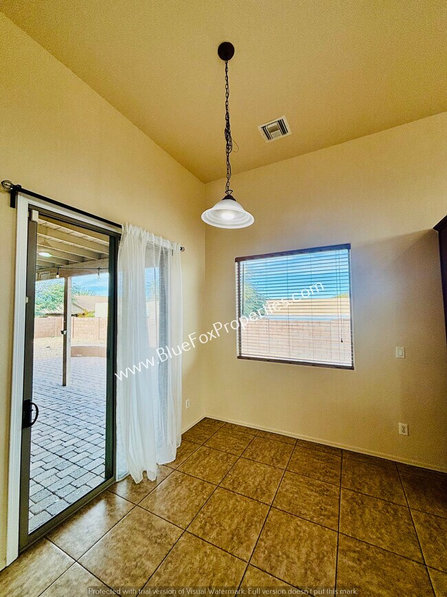 Building Photo - 7910 W Little Eagle Ct