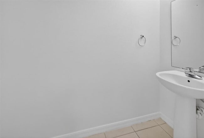 Building Photo - 413 Country Cottage Ln