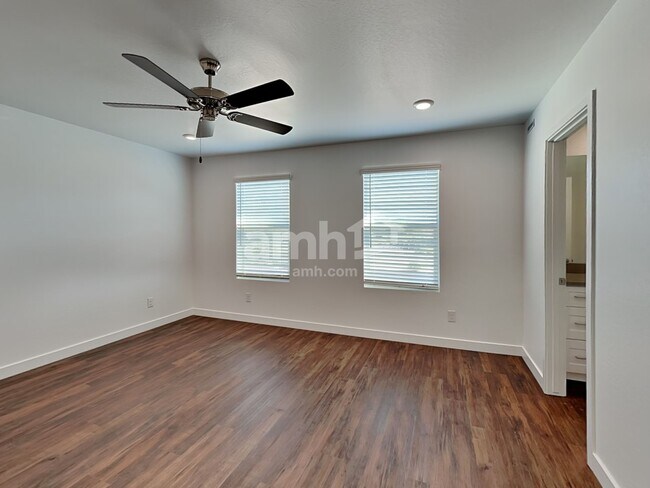 Building Photo - 8319 S 21st Dr