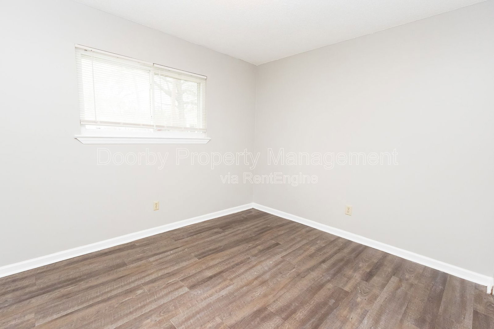 Building Photo - 124 Fawn Dr