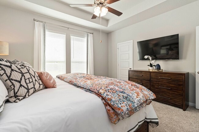 Building Photo - Brand New Amanda Park Townhome | 3 Bed, Private Yard & Modern Finishes