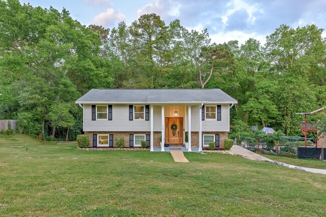 Building Photo - 112 Magnolia Cir