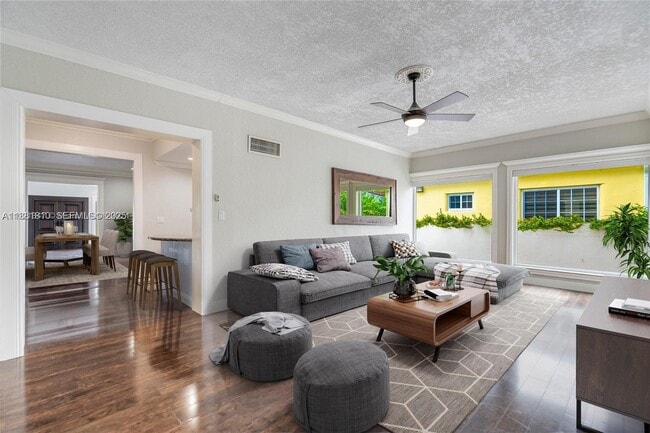 Building Photo - 1365 SW 18th St