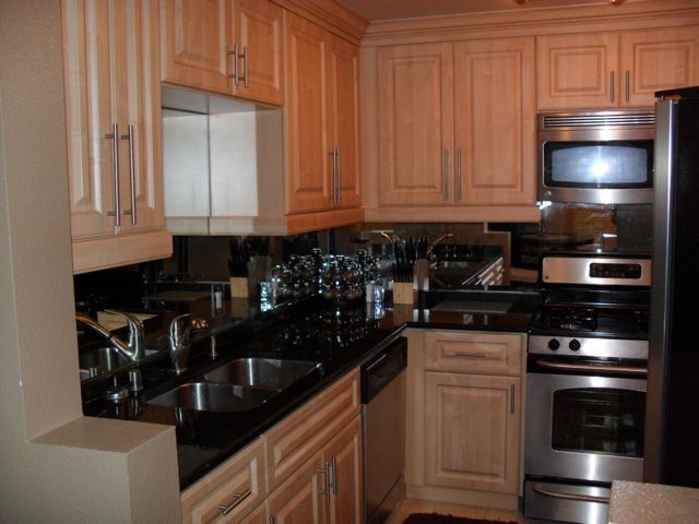 Building Photo - Meridian Top-Floor Luxury 1Bdr/Bath Fully ...