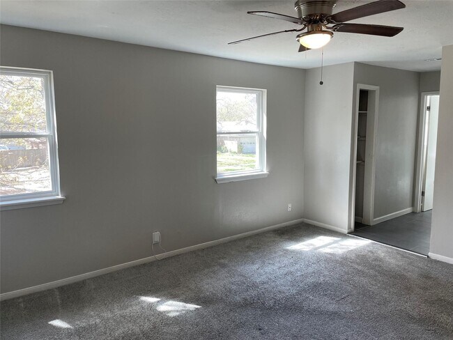 Building Photo - 24118 Spring Mill Ln