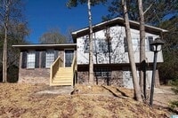 Building Photo - 5140 Hickory Dr NE