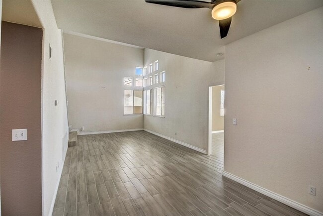 Building Photo - Beautiful 3 Bedroom, 2 Story Home in the Heart of Summerlin!