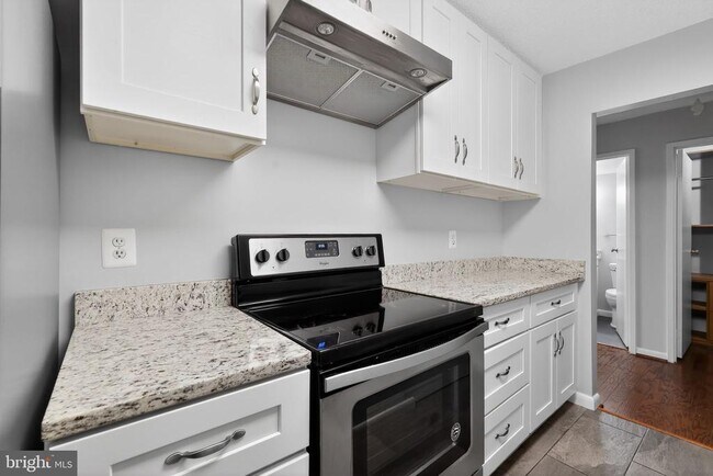 Building Photo - 200 N Pickett St