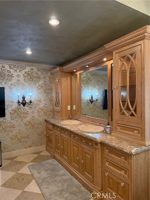 Building Photo - 380 N Chandler Ranch Rd