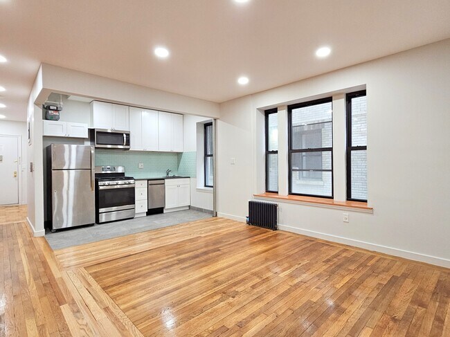 Building Photo - 610 W 150th St