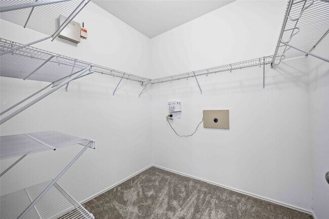 Building Photo - 5803 Camelia Evergreen Ln