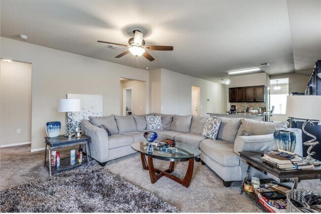 Building Photo - 405 Camellia Dr