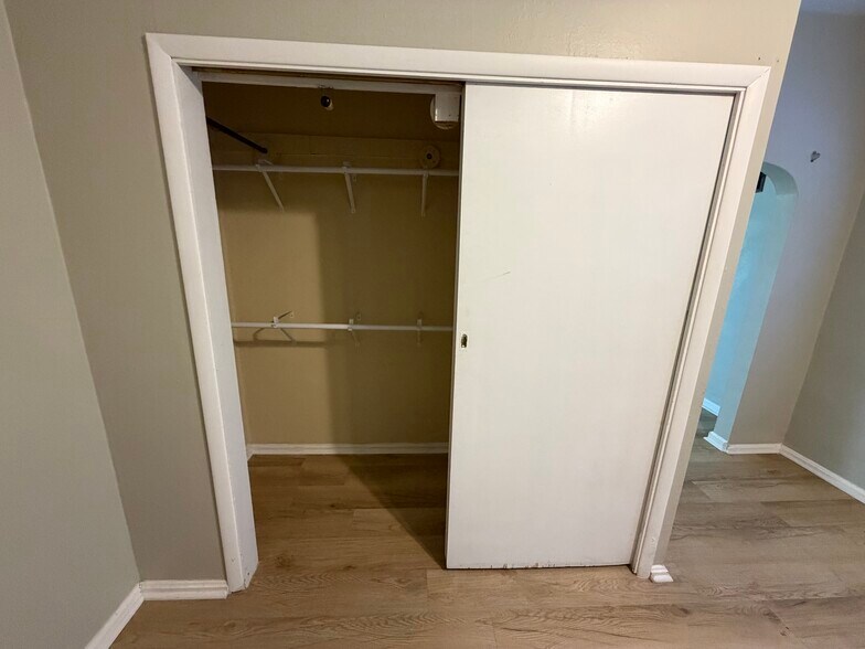 Building Photo - 5331 Arsenal St