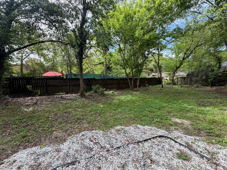Building Photo - Room in House on Bolton Rd NW