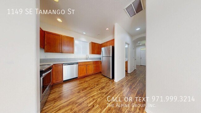 Building Photo - 1149 SE Tamango St