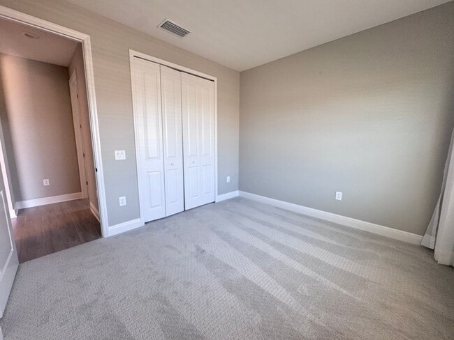 Building Photo - New Construction in Grand Park-4 Bedrooms and 4 Bathrooms with a Den and a Loft! No deposit for q...