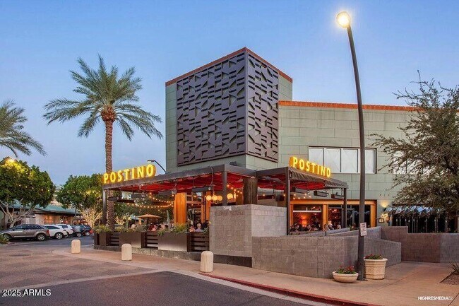 Building Photo - 15215 N Kierland Blvd