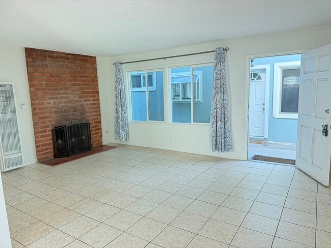 Building Photo - 618 Clubhouse Ave