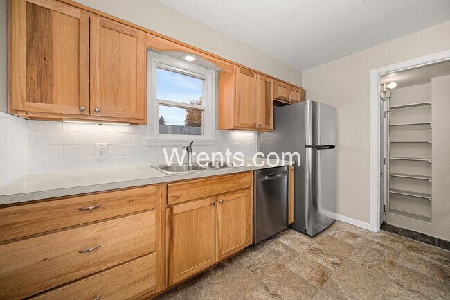 Building Photo - Newly renovated 3bd 2bath Shadle Rancher MUST SEE