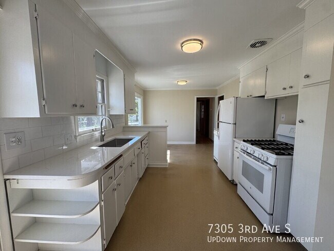 Building Photo - 7305 3rd Ave S