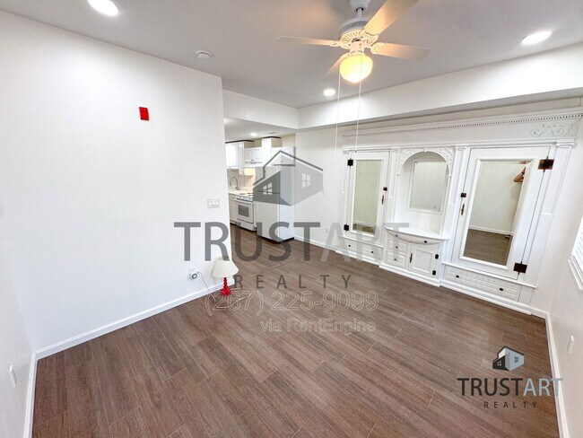 Building Photo - 910 N 41st St