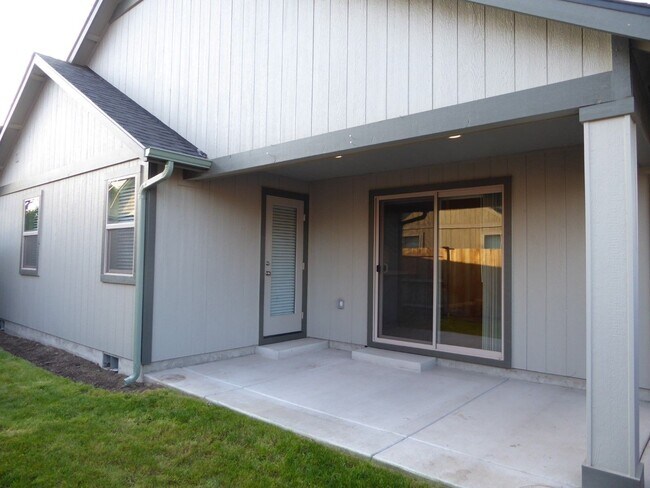 Building Photo - 21190 Capella Pl