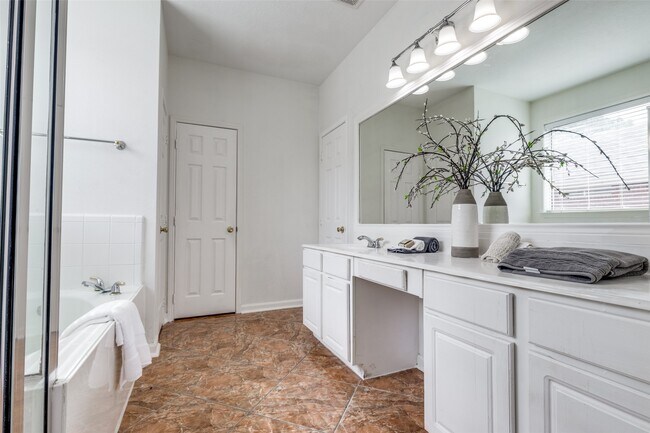 Building Photo - 212 Cedar Branch Dr