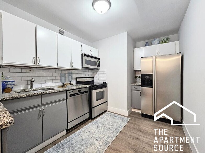 Building Photo - 1337 N Dearborn St