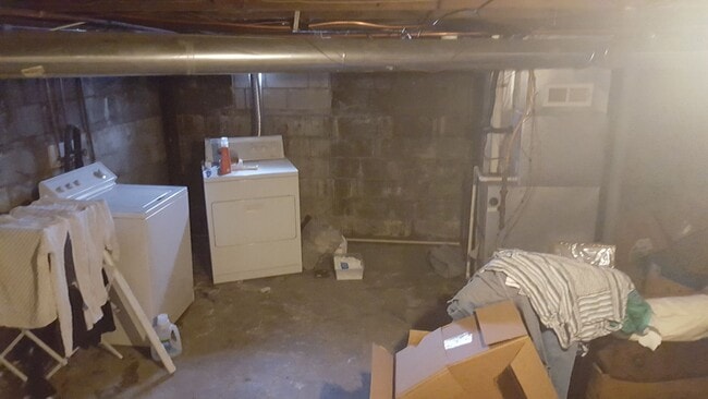 Building Photo - 2476 Adams Ave