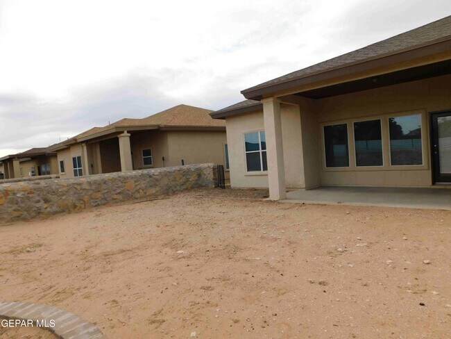 Building Photo - 14628 Rockbridge