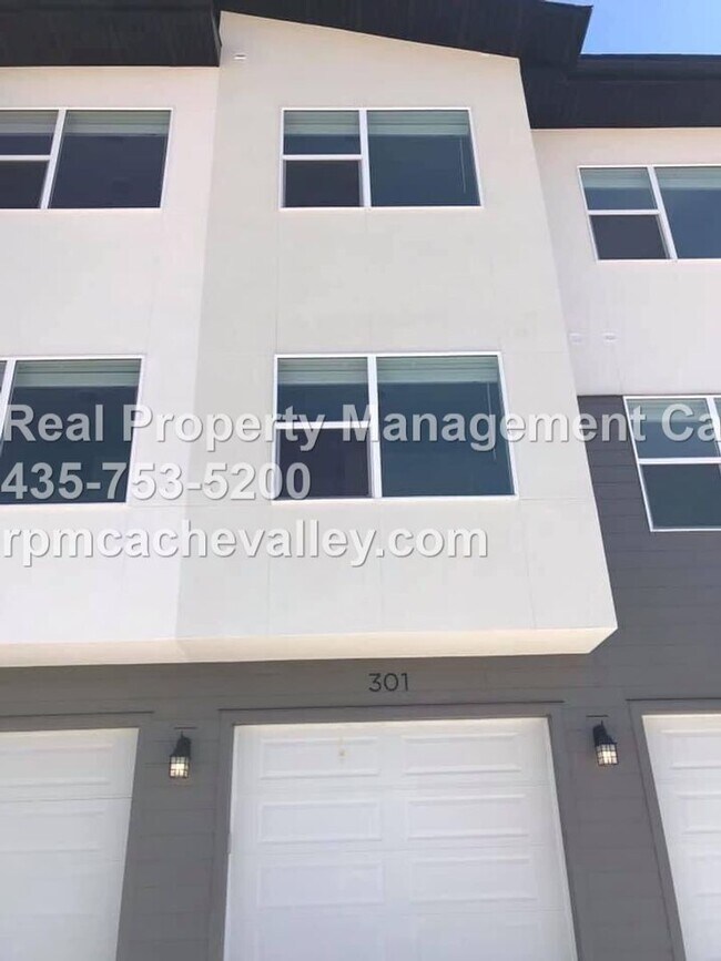 Building Photo - 163 E 550 N