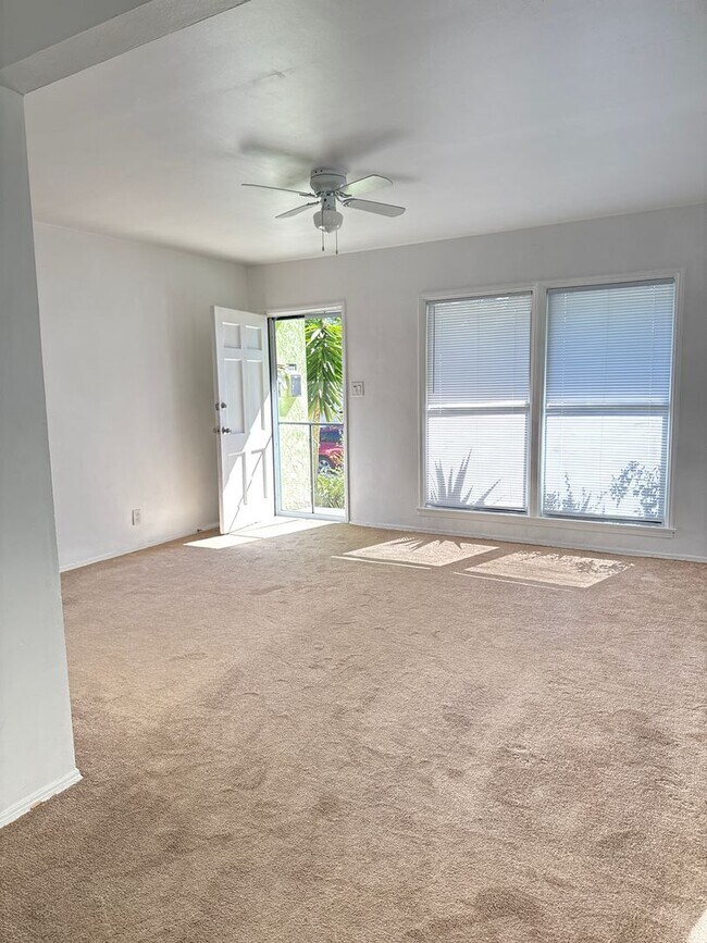 Building Photo - Bartlett