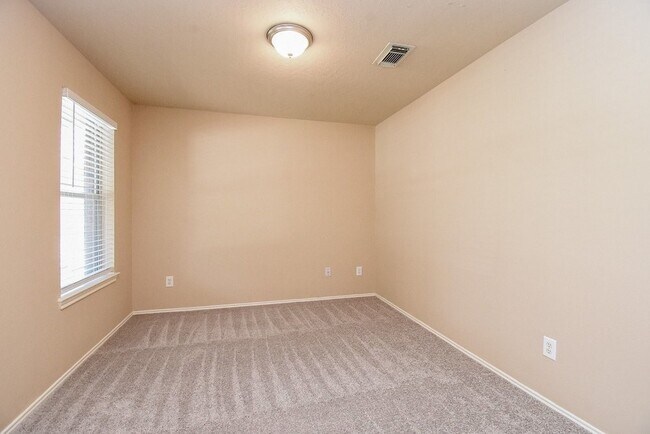 Building Photo - 9602 Siano Pines Dr