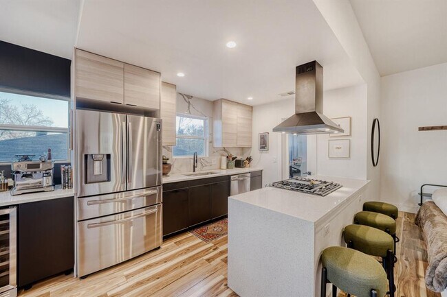 Building Photo - 5313 Downs Dr