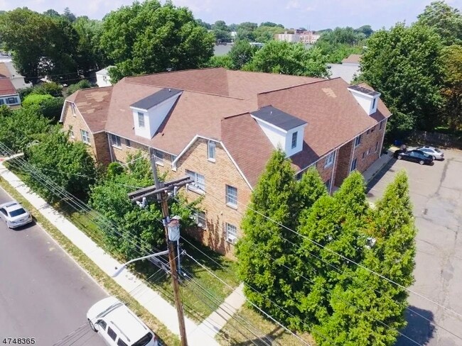 Building Photo - 178 Stephens St