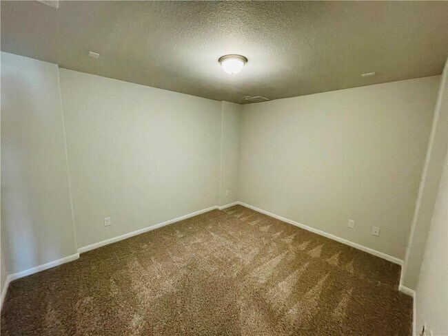 Building Photo - 243 Clear Fork Loop