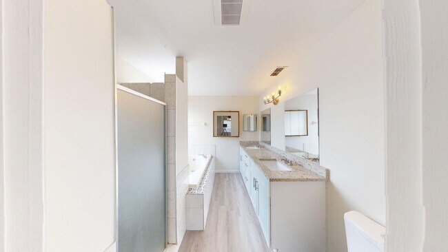 Building Photo - Beautiful 3 Bed/2 Bath Single Family Home ...