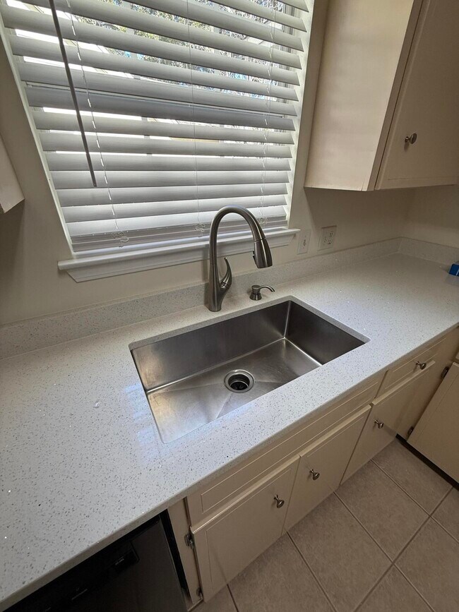 Building Photo - 99 Opp Blvd NE