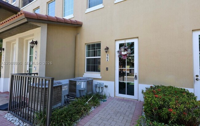 Building Photo - 964 SW 147th Ave