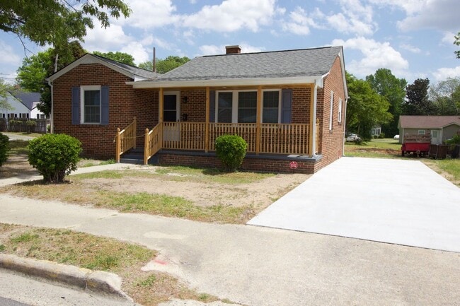 Building Photo - 702 Bancroft Ave